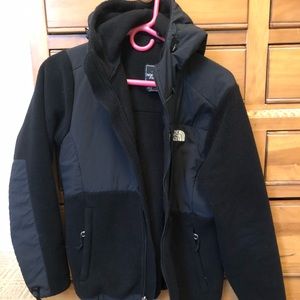 Black north face Denali jacket size small